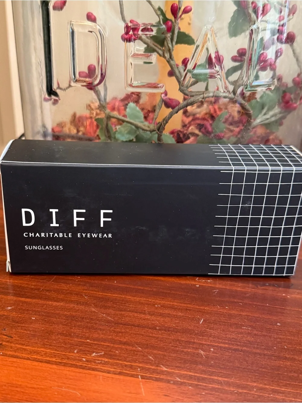 DIFF EYEWEAR Cassidy Sunglasses in an olive green color with polarized lenses